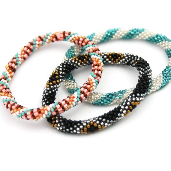 Set of 3 Crocheted Glass Bead Stacking Bracelets NWoT - Picture 3 of 6